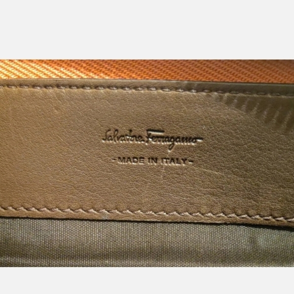 Auth Salvatore Ferragamo Leather Zip Wallet Pouch 6.5" H x 10" W, Italy  NIB - Picture 4 of 7